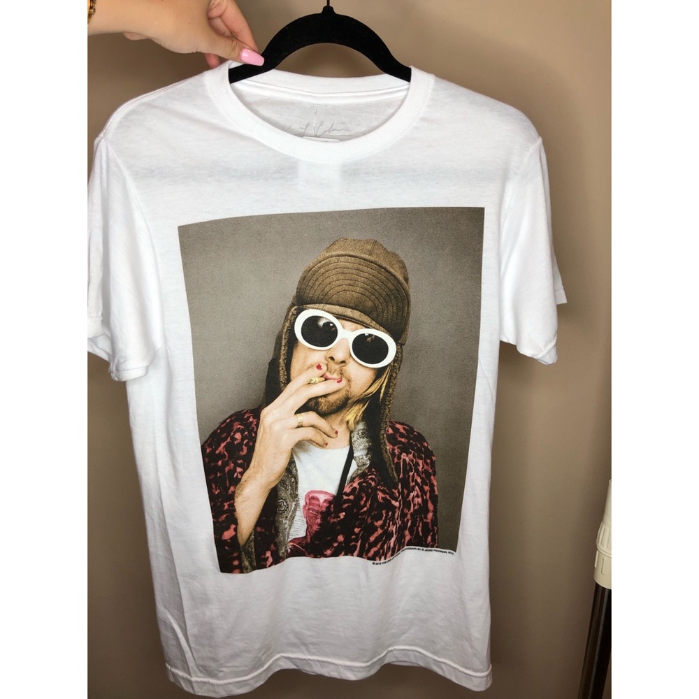 Kurt Cobain smoking tee
